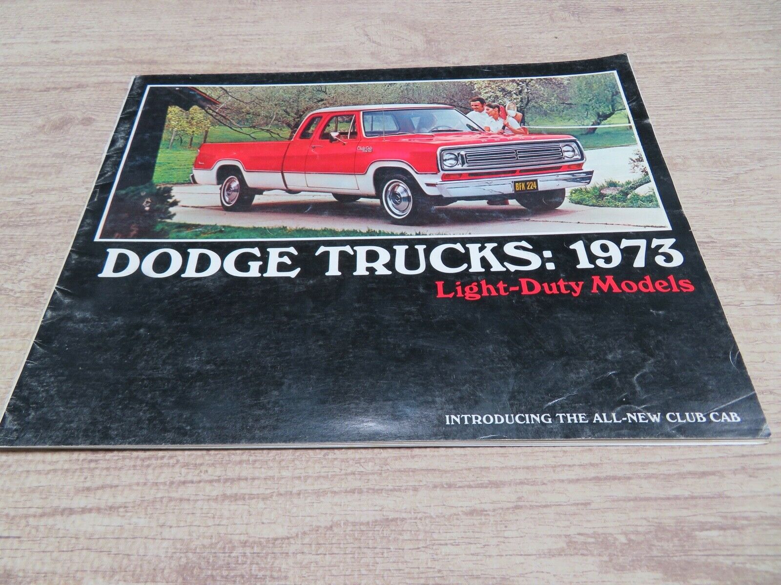 1973 Dodge Light Duty Trucks Dealer Sales Brochure G6-129