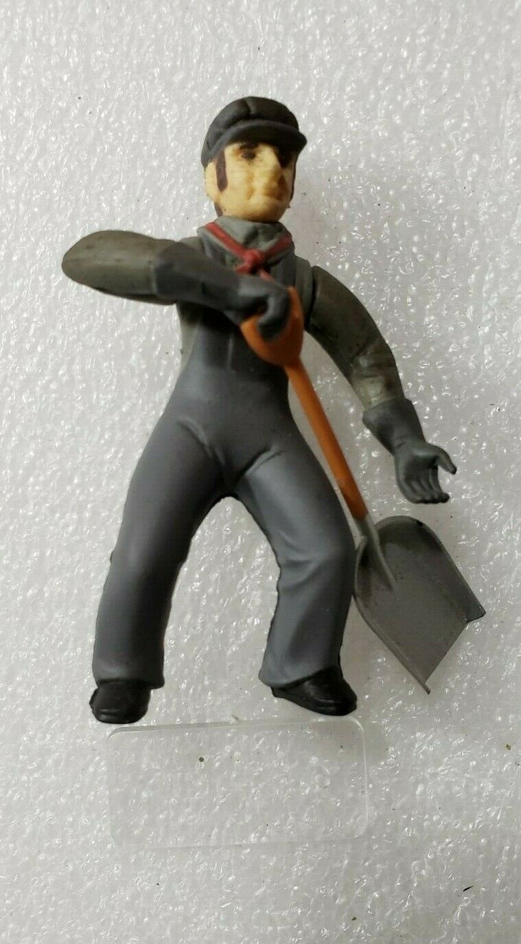 Bachmann 92316 G-scale Posable Fireman With Shovel And Stand, Nos